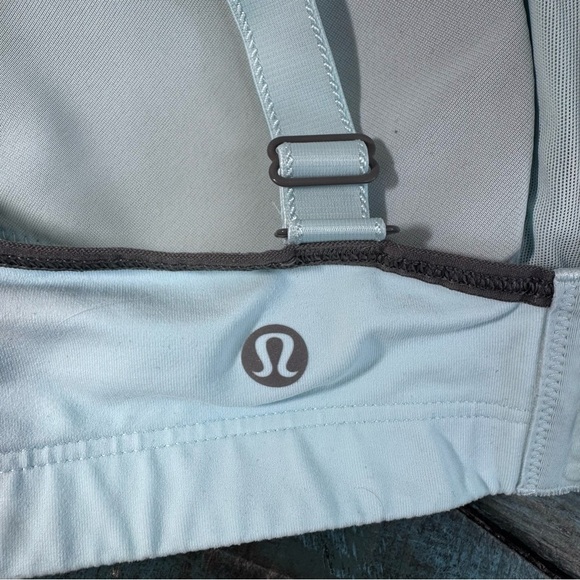 Lululemon Ta Ta Tamer Size 34C Sports Bra Activewear - Picture 6 of 10